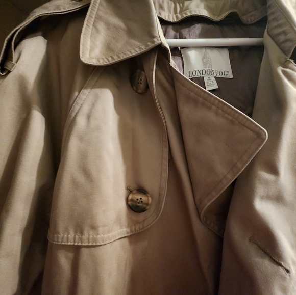 London Fog Double Breasted Men's trench coat 40 regular - Picture 7 of 16